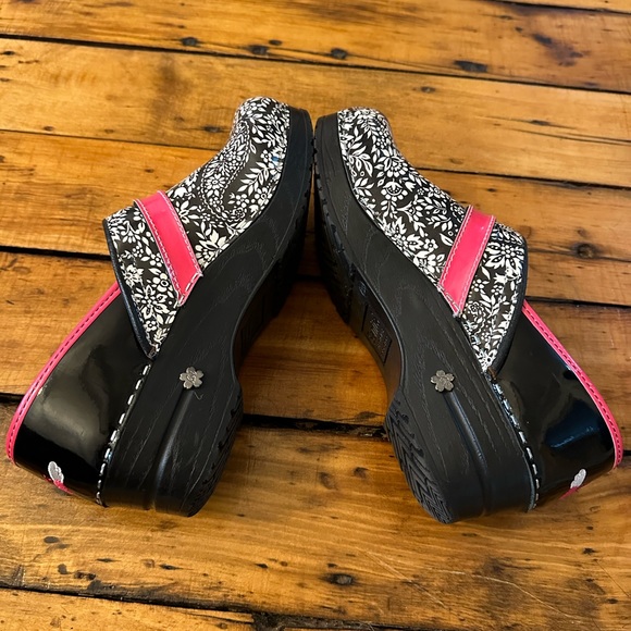 Paisley w pink contrast Sanita Koi clogs size 38 - Picture 5 of 8